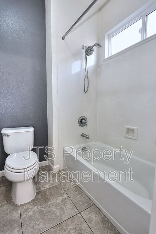 Large Home in Park Setting in West Roseville for Rent! property image