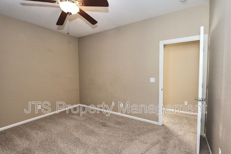 Large Home in Park Setting in West Roseville for Rent! property image