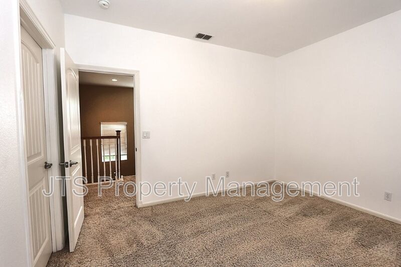 Large Home in Park Setting in West Roseville for Rent! property image