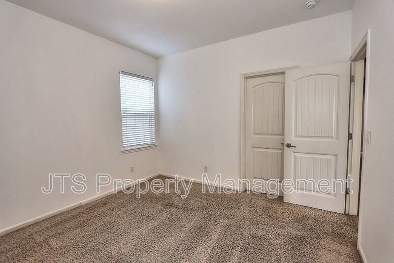 Large Home in Park Setting in West Roseville for Rent! property image