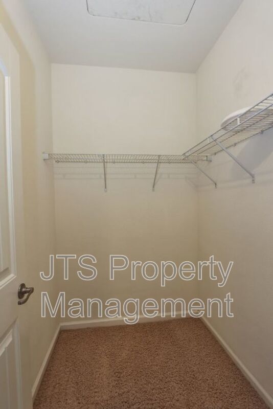 Large Home in Park Setting in West Roseville for Rent! property image